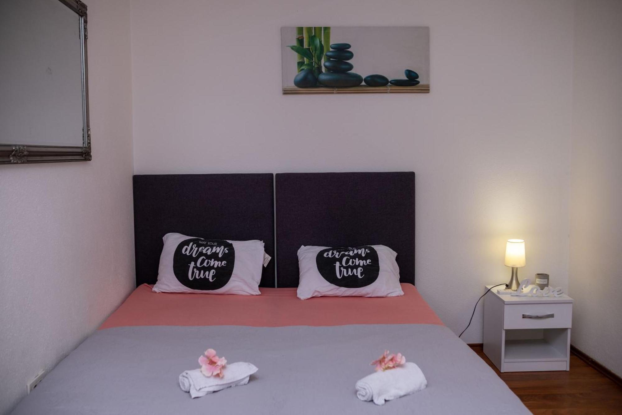מוסטר Apartment Mery מראה חיצוני תמונה